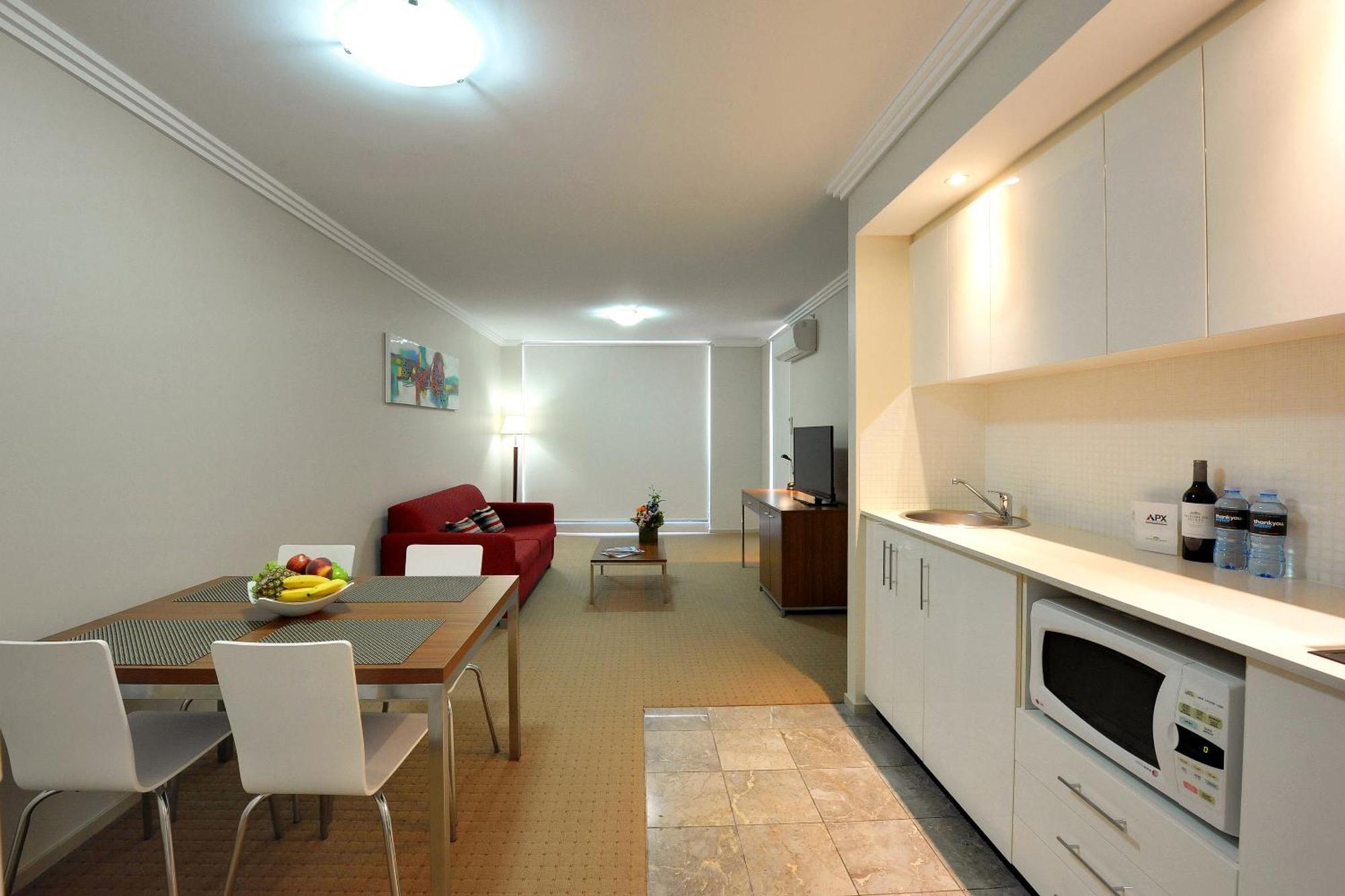 One-Bedroom Apartment-Daily Housekeeping,1436102506:JPEG